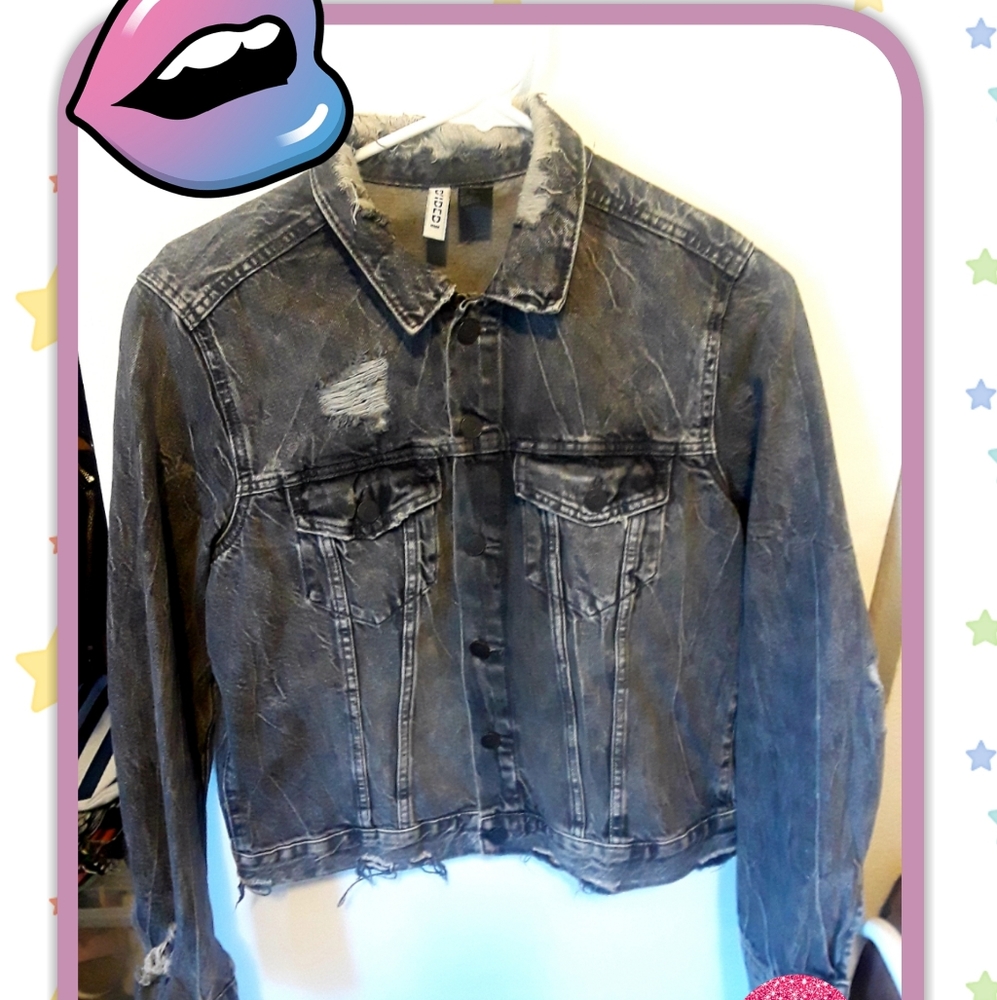 ❤H&M Divided Distressed Stone Wash Denim Jacket❤